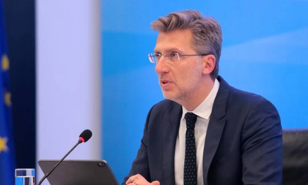 Σκέρτσος για Ανδρουλάκη - Πυρά για συμβολή του αρχηγού του ΠΑΣΟΚ σε σενάριο ακυβερνησίας της χώρας και «κλείσιμο ματιού» για συγκυβέρνηση